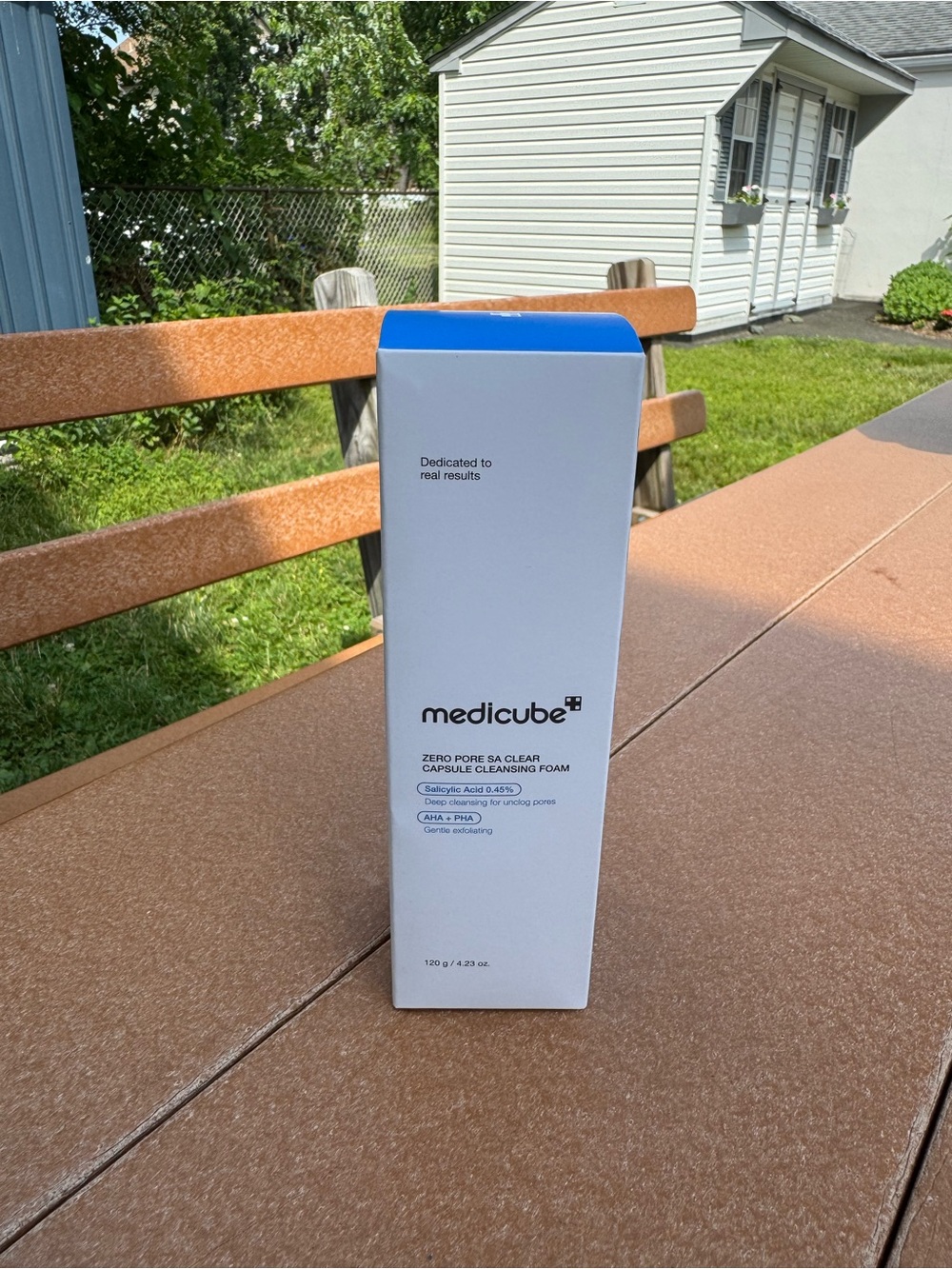 Zero Pore SA Clear Capsule Cleansing Foam — White/Blue